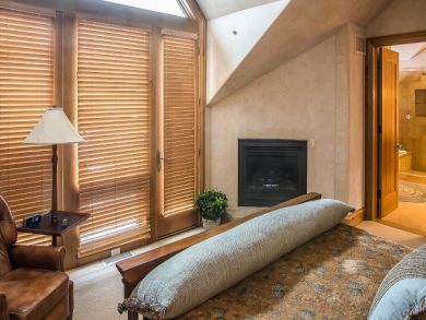 Right in Snowmass Village Townhome for Rent Luxury